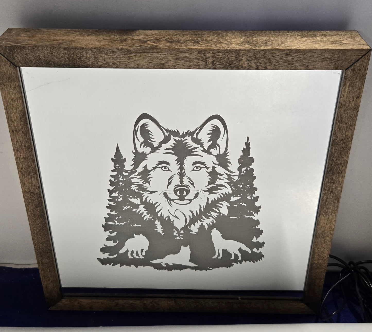 Wolf Mirror Light Box